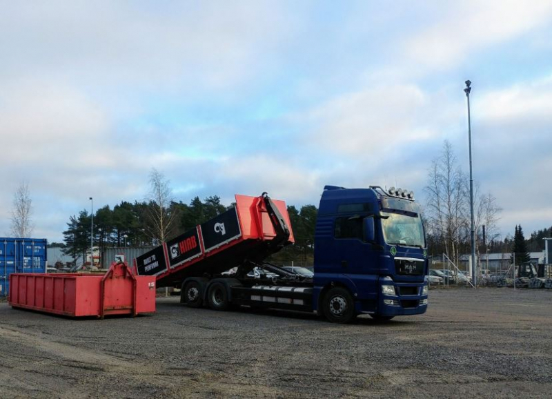 Multilift has opened the new track for hooklifts in Raisio