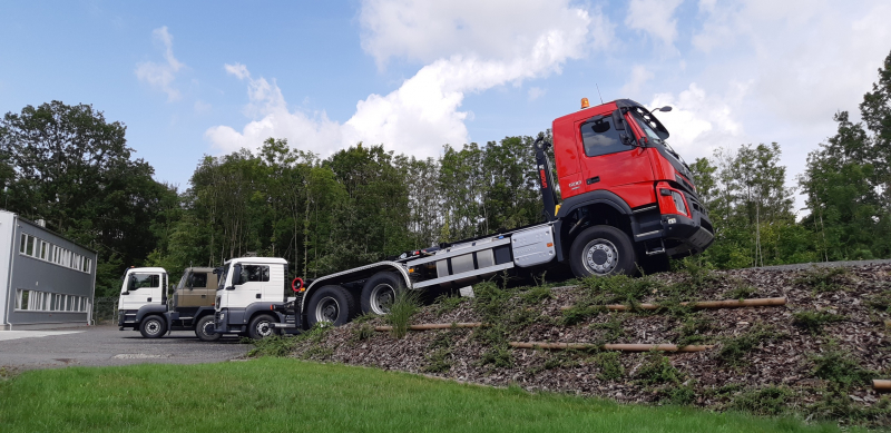 Multilift ULTIMA 21S.59 pro rodinnou firmu působící v oblasti nakládání s odpady