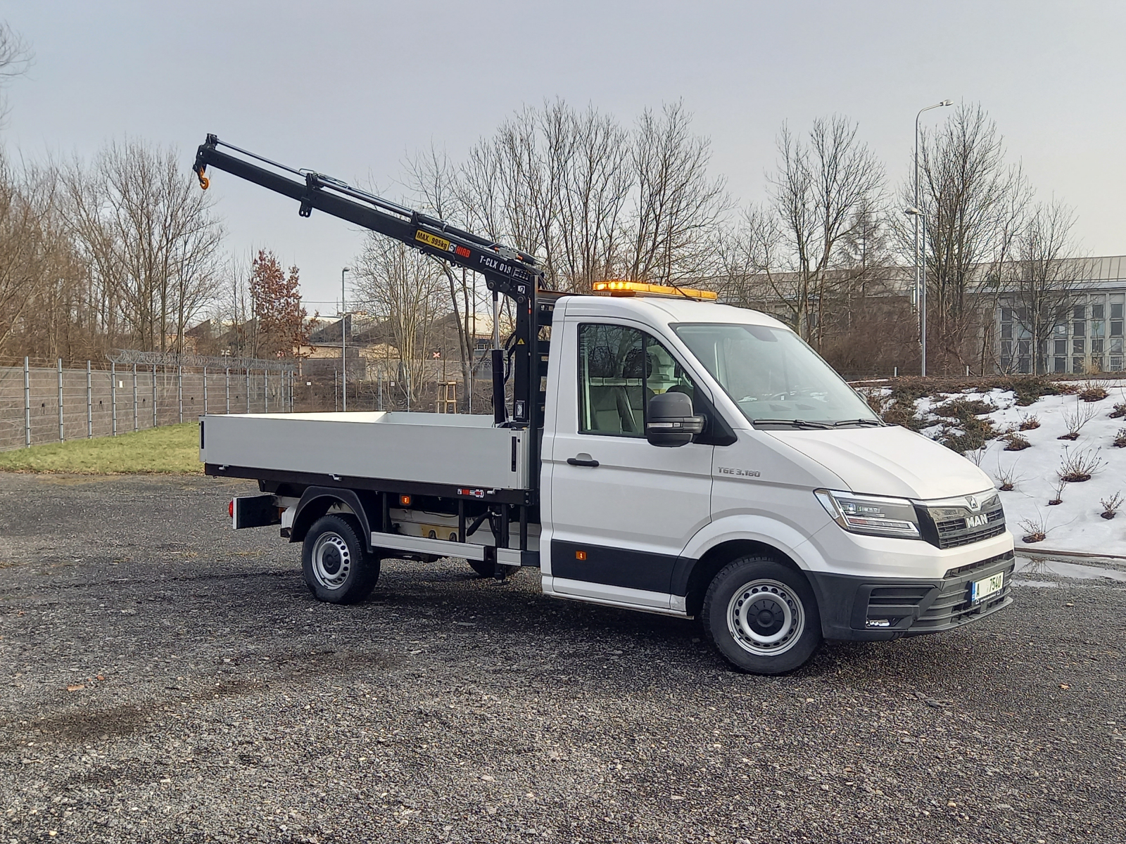 Nabízíme IHNED K ODBĚRU - Nový MAN TGE s valníkem a hydraulickým jeřábem HIAB T-CLX 018-2 v nadstandardní výbavě