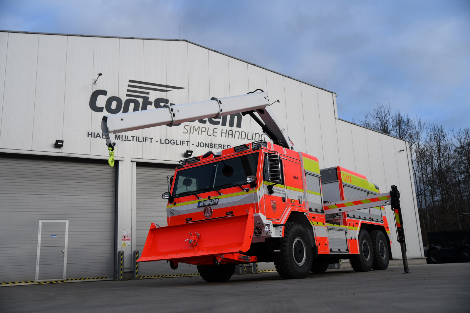 Hydraulický jeřáb HIAB s nízko-zástavbovou výškou pro vyprošťovací speciál hasičů Moravskoslezského kraje