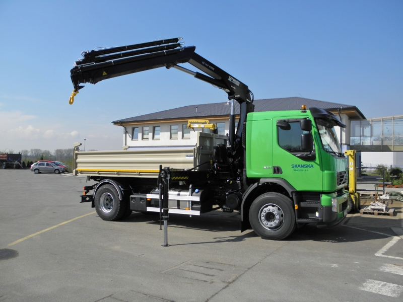 Hydraulický jeřáb Hiab 144 pro Skanska a.s.