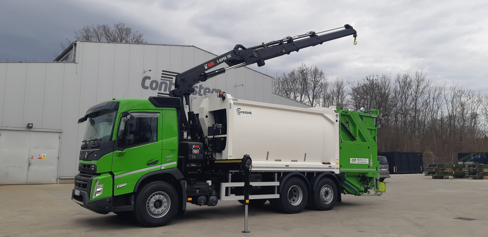 Loader crane Hiab X-HiPro 192 E-3 lon VOLVO chassis for collecting underground containers