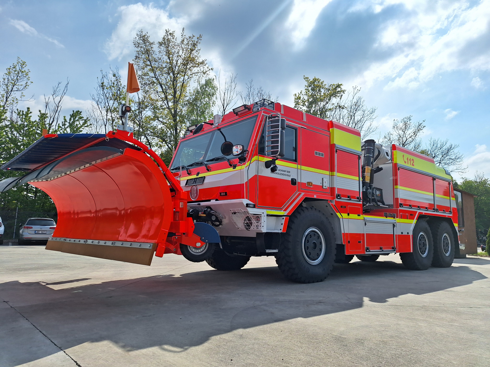 HIAB 2222 ATF-3 hydraulic crane with low installation height for rescue vehicle of the Czech Firefighters