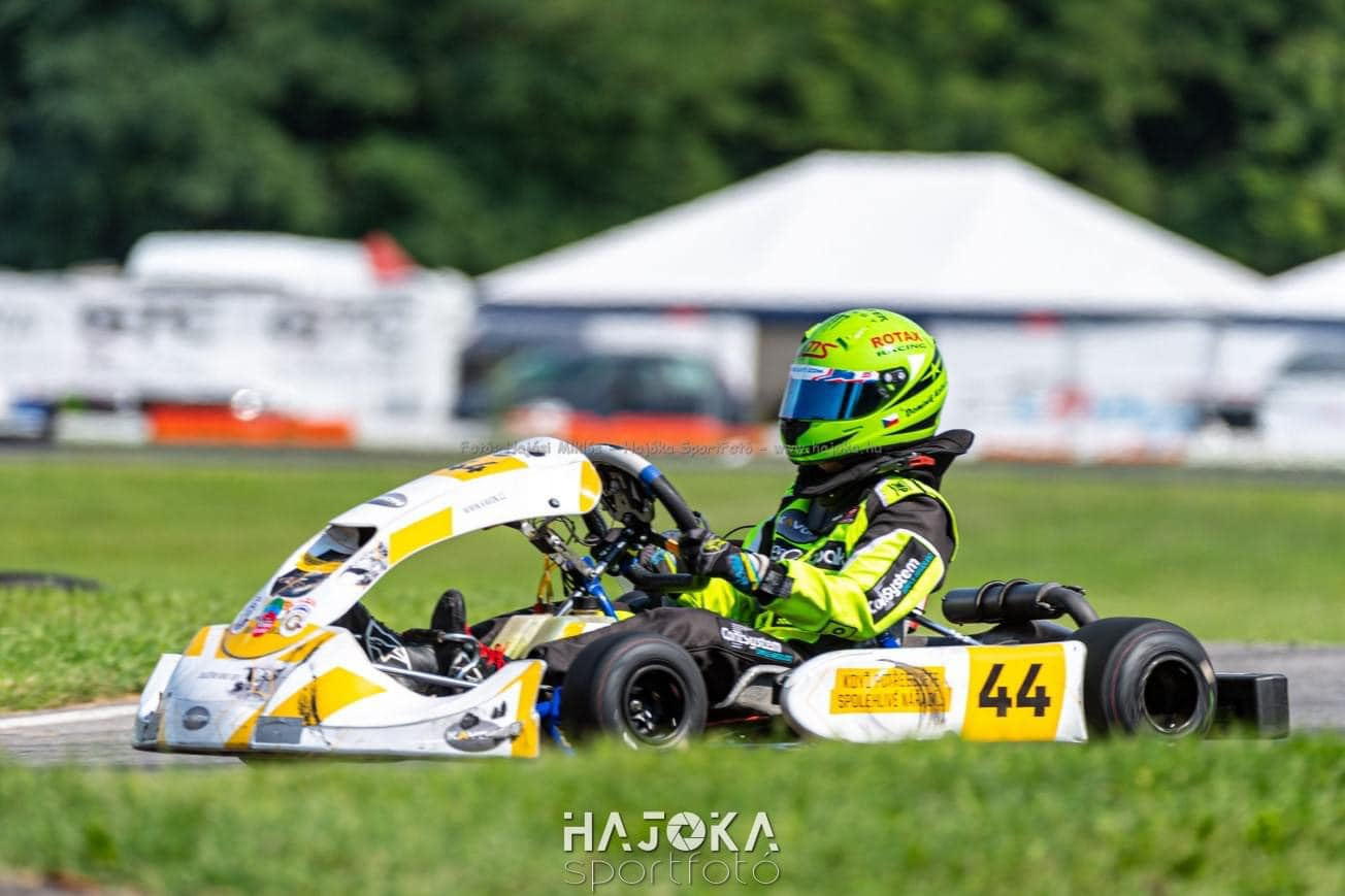 Podporujeme mladého motokárového jezdce Dominika Kotrce