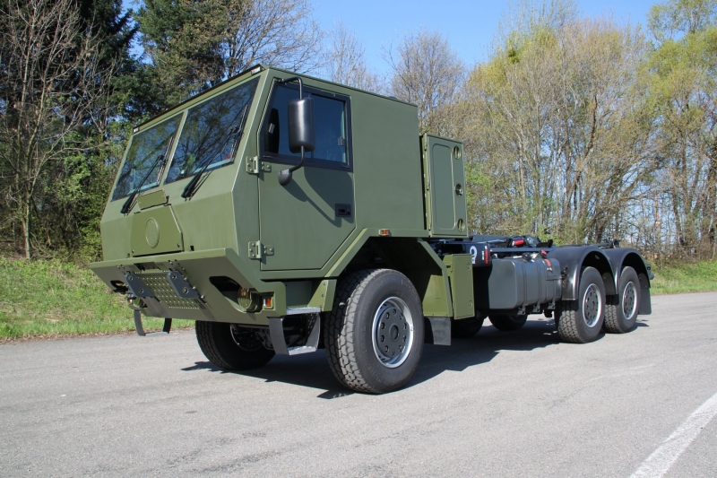 Vojenský Multilift XR 14S
